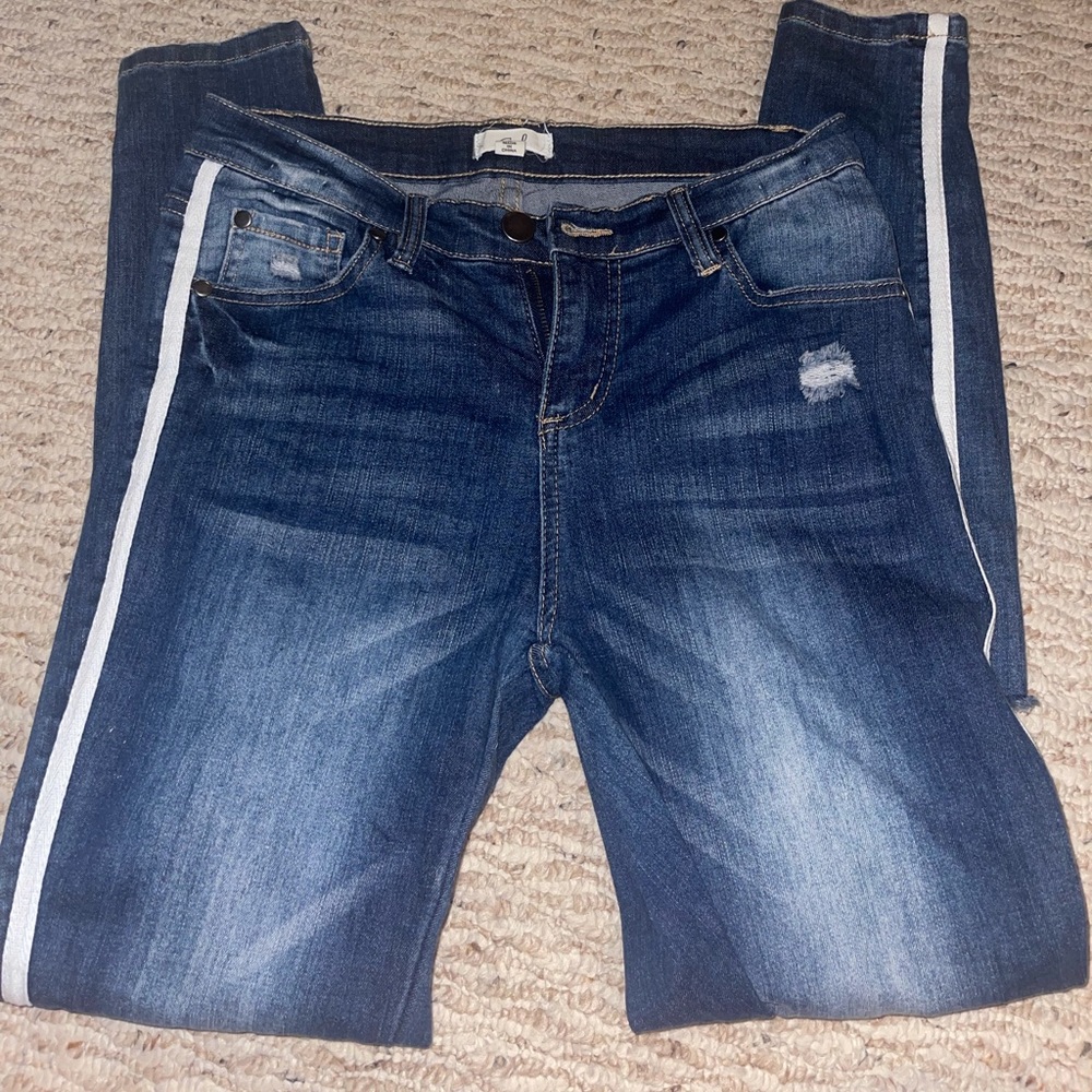 Jeans with white stripe